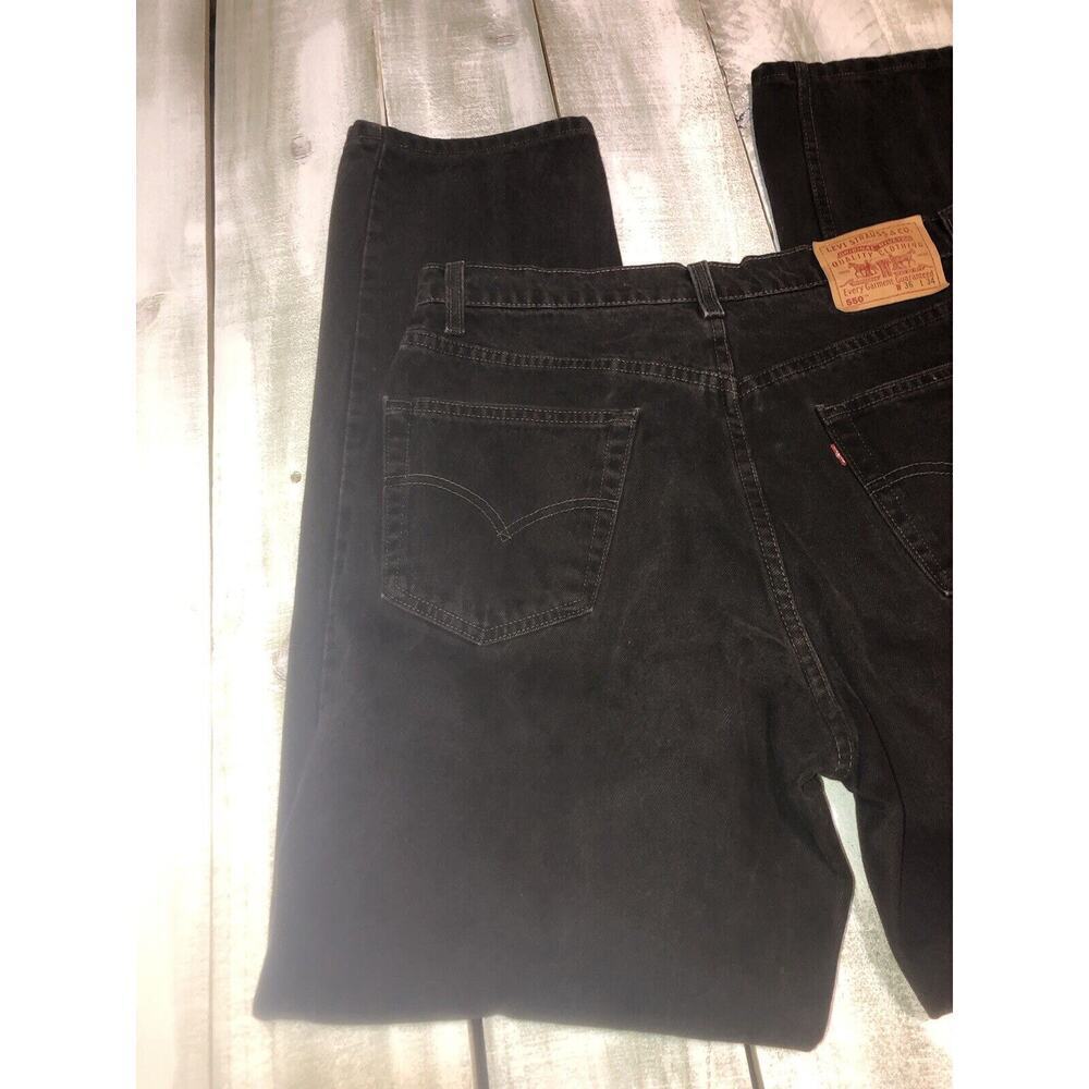 Vintage Levi’s 550 Black Relaxed Fit Denim Jeans Pants Made in Canada Size 36x34 - Picture 4 of 11